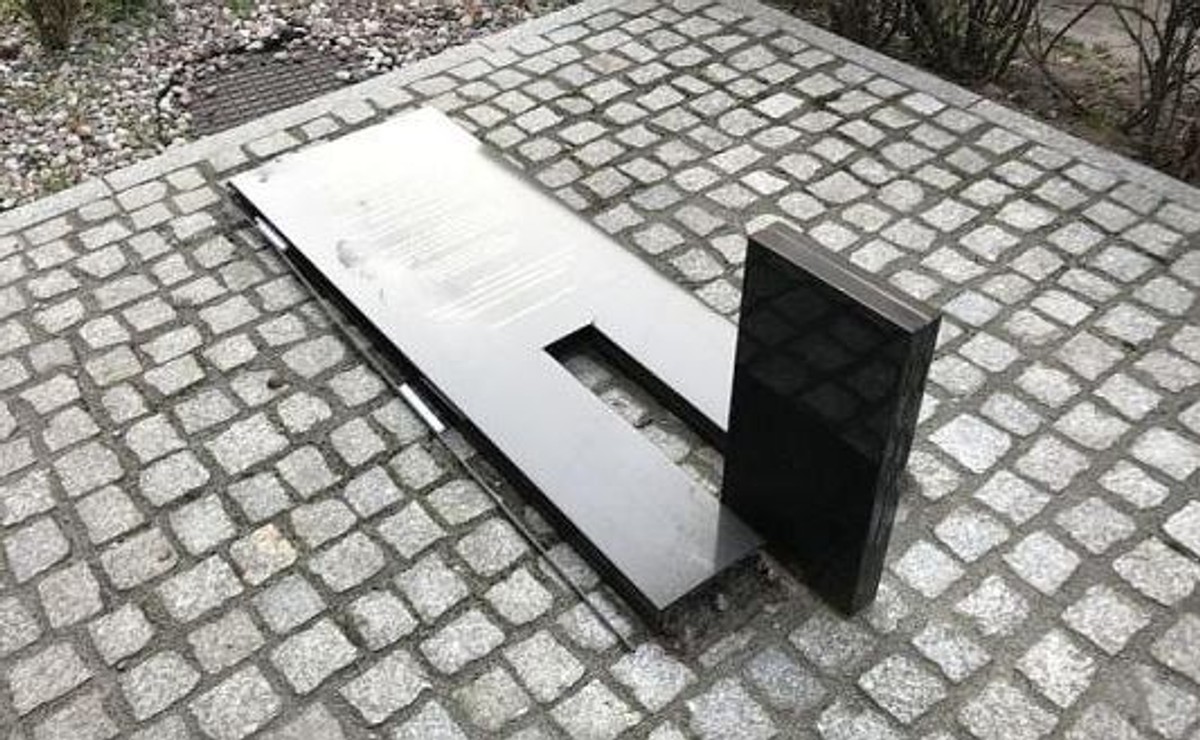 Tablica ku pamięci kaliskich Żydów / Joanna Kempa / Radio Centrum