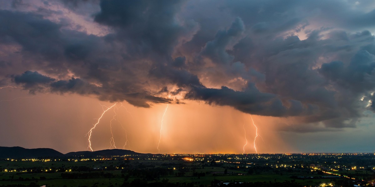 Uwaga na pogodowy armagedon. Nadchodzą potężne wichury i burze 