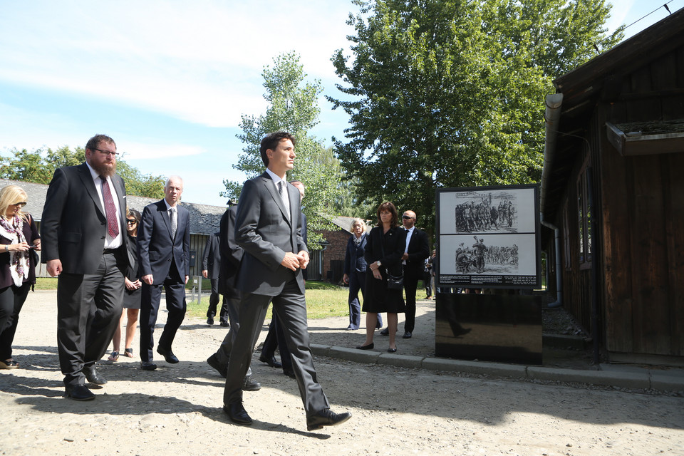 	Premier Kanady Justin Trudeau oddał hołd ofiarom Auschwitz 