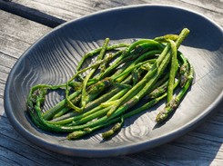 W Polsce rośnie jak chwast, a Niemcy płacą 1000 euro. Oto 'najdroższe warzywo świata'