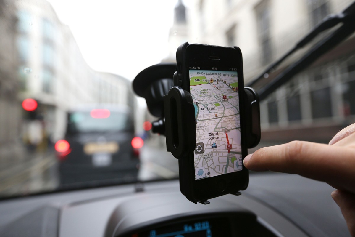 Google Maps, globalnie znana usługa nawigacyjna od Google wprowadziła szereg innowacji, które zmieniają sposób, w jaki korzystamy z map online.