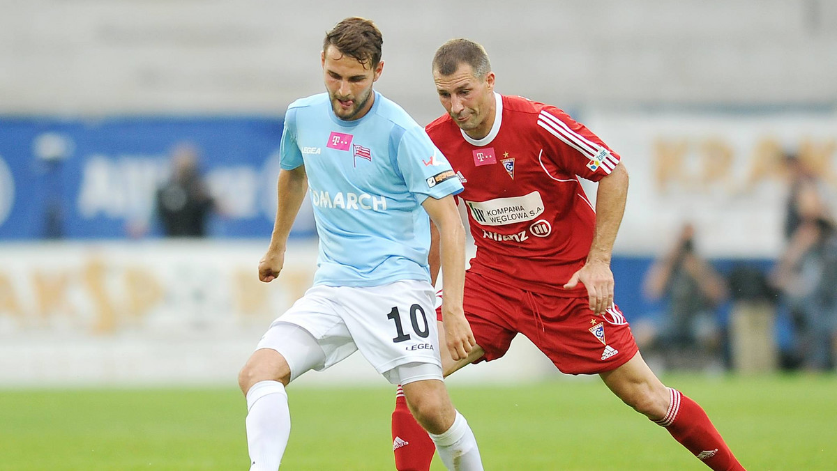 Były napastnik zabrzańskiego klubu, srebrny medalista olimpijski z Barcelony - Grzegorz Mielcarski - jest zdania, że bardzo duży wkład w dobrą grę Górnika wnosi Radosław Sobolewski. - "Sobol" jest takim wentylem bezpieczeństwa - powiedział na łamach oficjalnej strony Górnika.