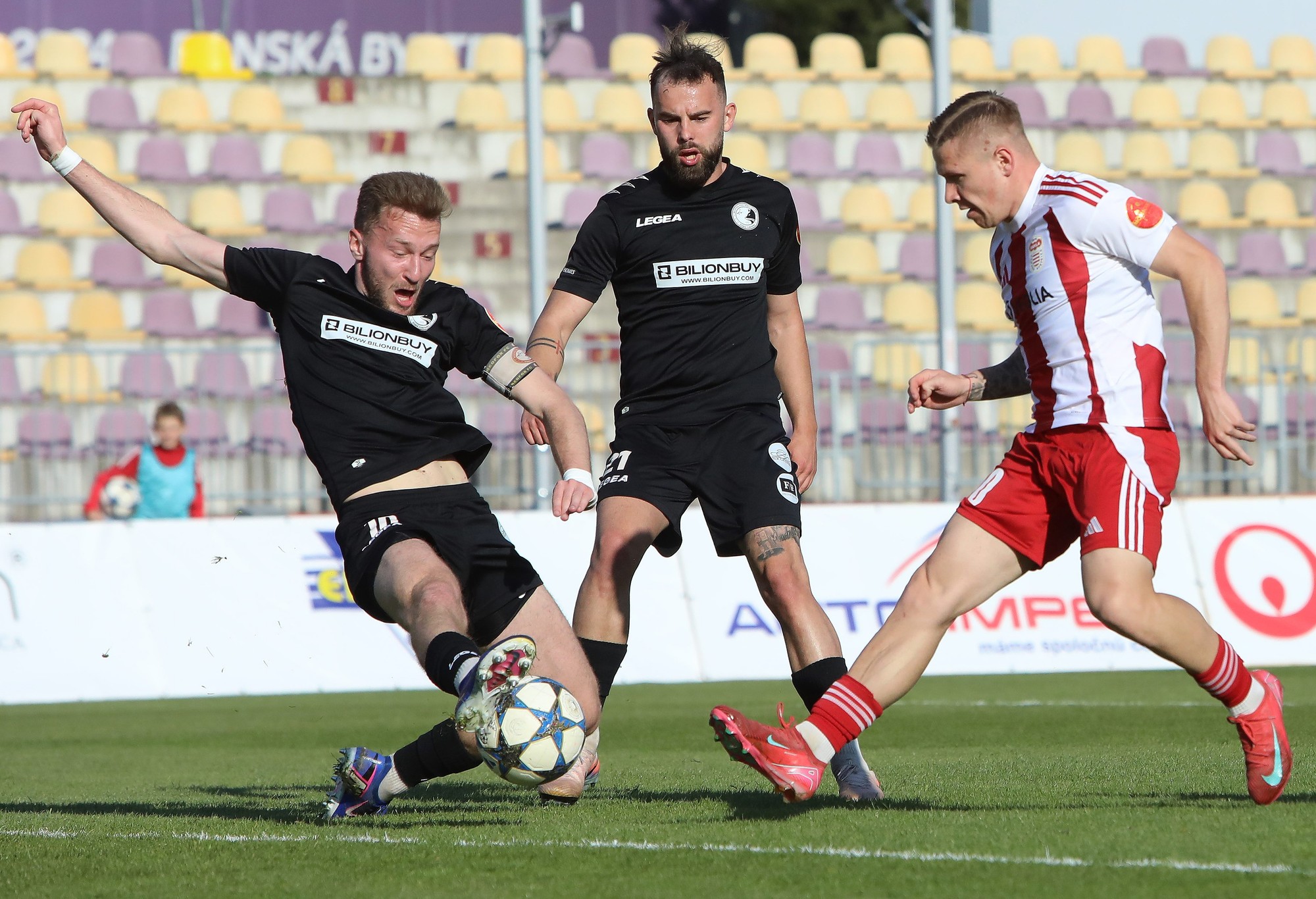 Zľava Jakub Kousal a Matúš Čapko obaja (Stará Ľubovňa) a Dominik Veselovský (Banská Bystrica). 