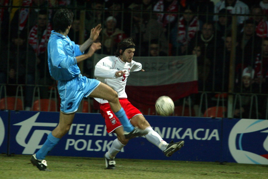 Kamil Kosowski podczas spotkania z San Marino (2 kwietnia 2003 r.)