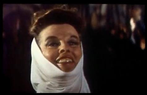 Katharine Hepburn jako królowa Eleonora w filmie "Lew w zimie" (1968)