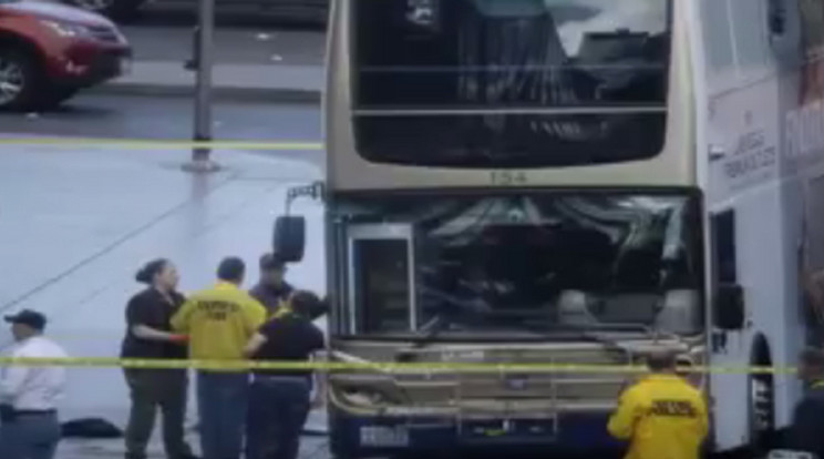 Egy embert lelőtt a buszon a férfi / Fotó: Youtube