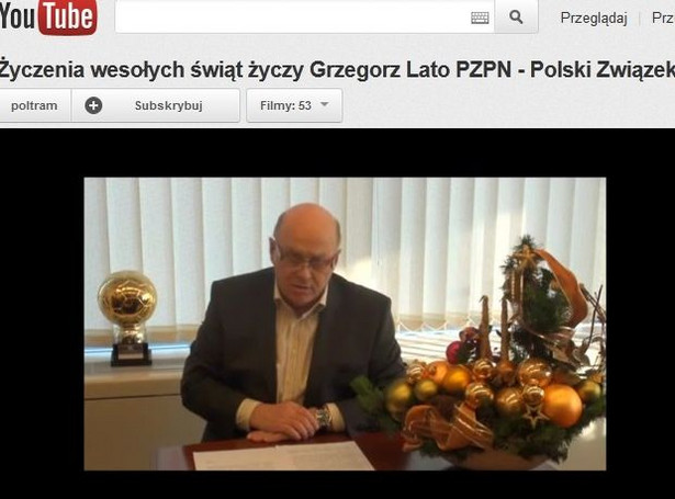 Prezes PZPN czyta świąteczne życzenia z kartki. Zobacz wideo