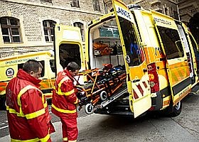 5 éves kislány hívott mentőt az édesanyjához