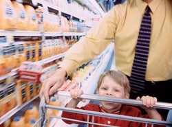 Z dzieckiem na zakupach