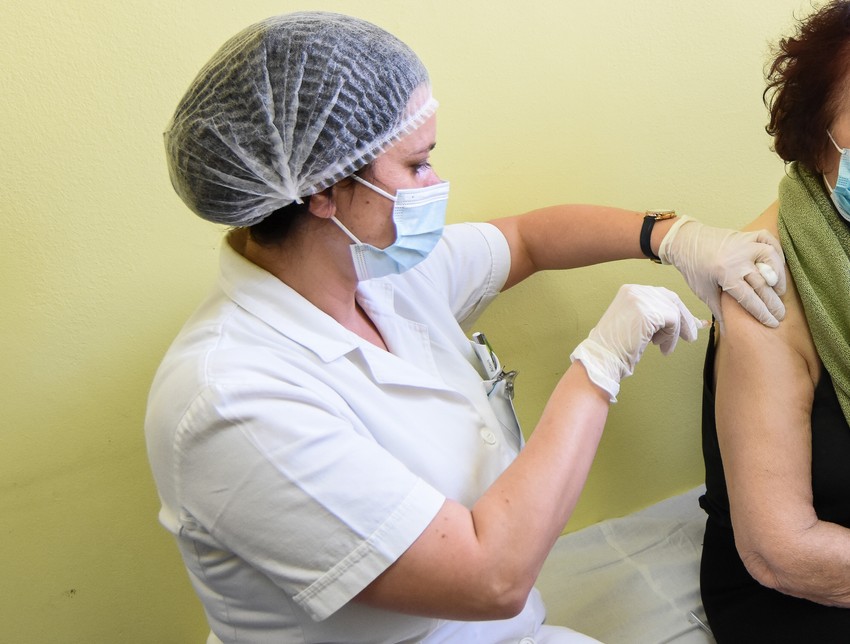 Vakcinacija građana Fajzer Novi Sad korona virus vakcine lekari