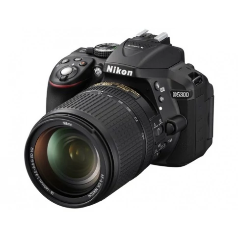 Nikon D5300 z obiektywem 18-140 VR
