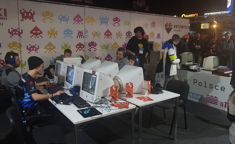 Stoisko retro gamingu