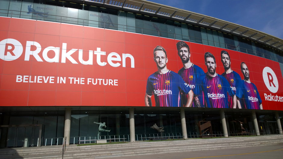 Rakuten na elewacji Camp Nou