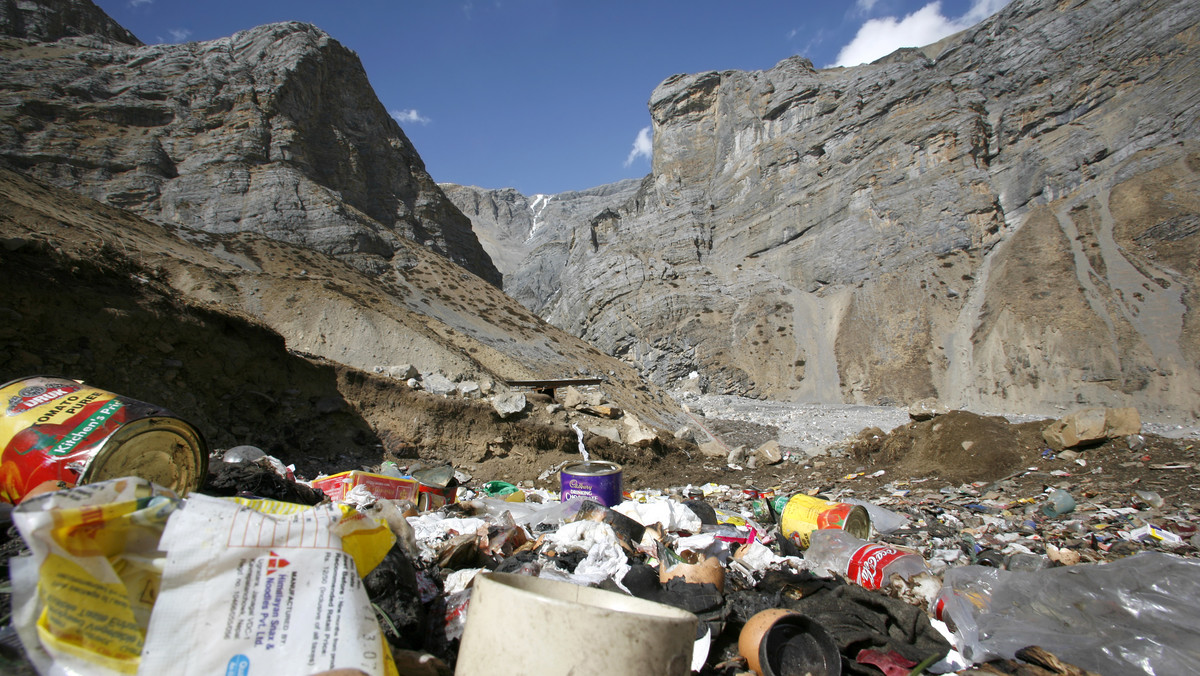 Nepal: Wojsko posprząta Himalaje po wspinaczach, usunie ponad 50 ton śmieci