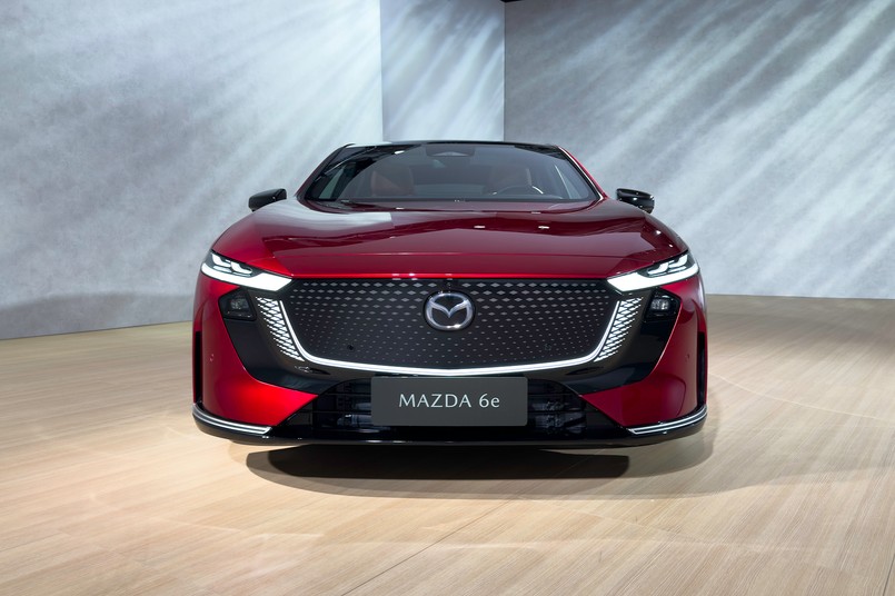 Nowa Mazda 6e