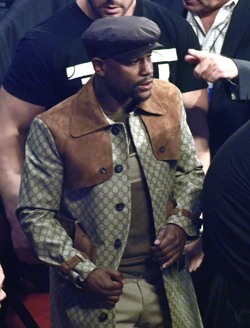 Floyd Mayweather Jr wpadł w szał na zawodach cheerleaderek przy córce