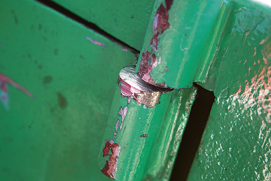 Zatečeni dok su pokušavali brusilicom da iseku sef