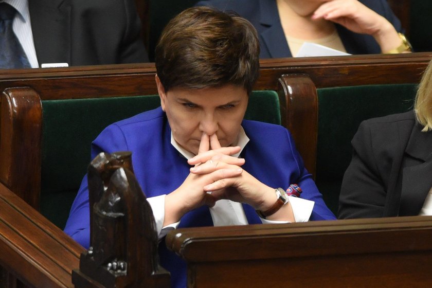 Szydło będzie "odgromnikiem"