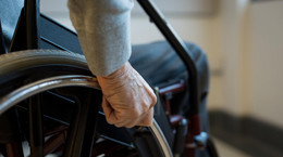 Opieka geriatryczna w Polsce praktycznie nie istnieje. Seniorzy nie mają gdzie się leczyć