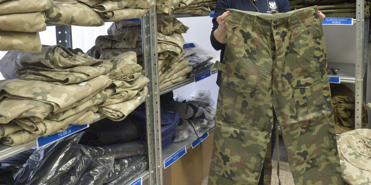 Ukraińcy szukają w polskich sklepach mundurów czy akcesoriów wojskowych.