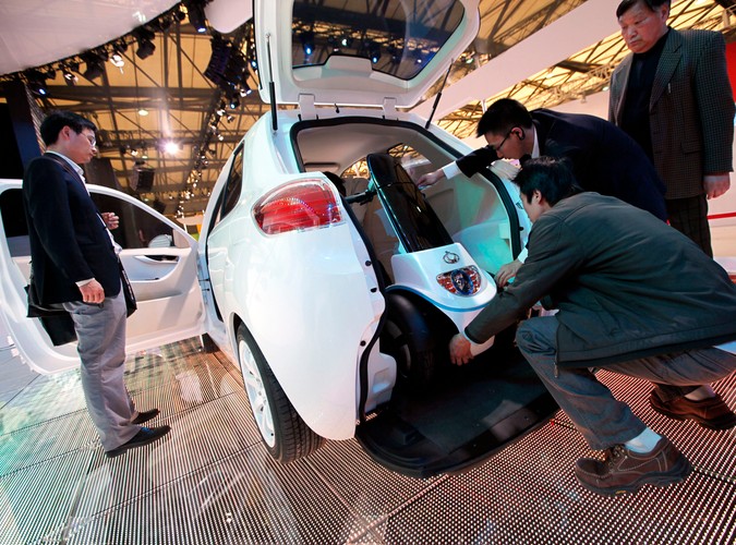 Salon samochodowy w Szanghaju... Jest na czym zawiesić oko :)