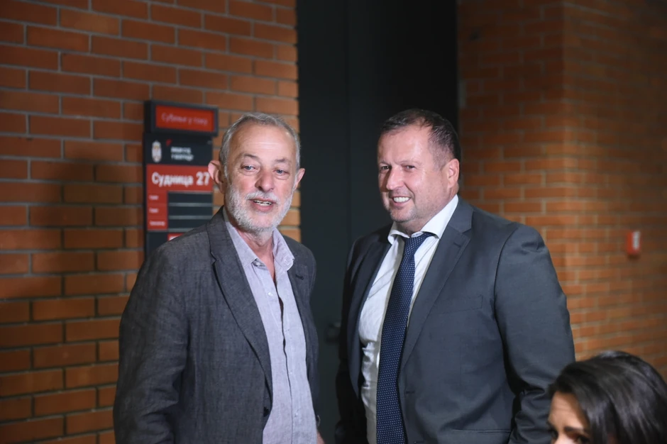 Mika Aleksić sa svojim advokatom