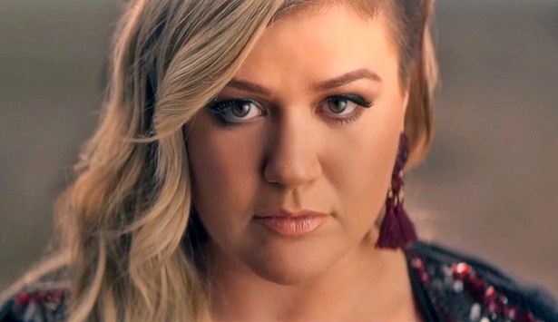 Kelly Clarkson jest niezwyciężona