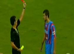 Zobacz czerwony debiut Polaka w Serie A