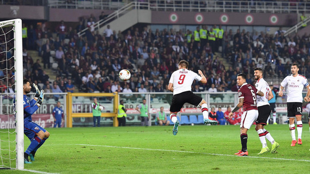 Liga włoska: Piątek strzelił gola, ale AC Milan przegrał z Torino [WIDEO]