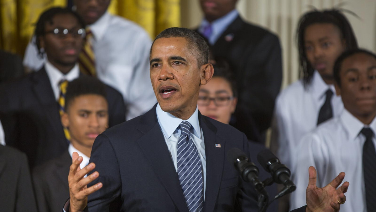 Prezydent Barack Obama, któremu niektórzy Afroamerykanie zarzucali, że niezbyt angażował się na rzecz poprawy bytu czarnoskórych w USA, ogłosił w czwartek realizowaną wspólnie z dużymi fundacjami inicjatywę wsparcia dla chłopców o innym niż biały kolorze skóry.