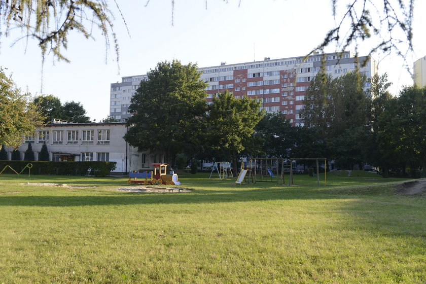 Plac przed przedszkolem nr 104 przy Bobrzej we Wrocławiu