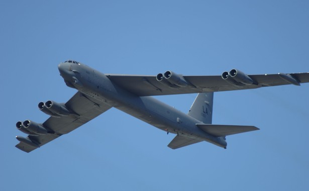 B-52 rozbił się w bazie na Guam i spłonął. Załoga przeżyła