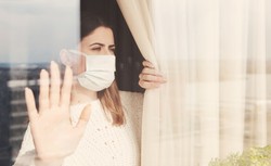 54 proc. badanych uważa, że epidemia jeszcze się nie skończyła. Sondaż CBOS