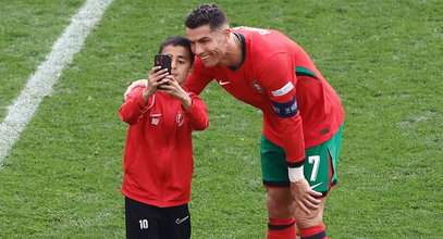 Podbiegł do Ronaldo zrobić zdjęcie. UEFA nie miała litości dla 10-latka