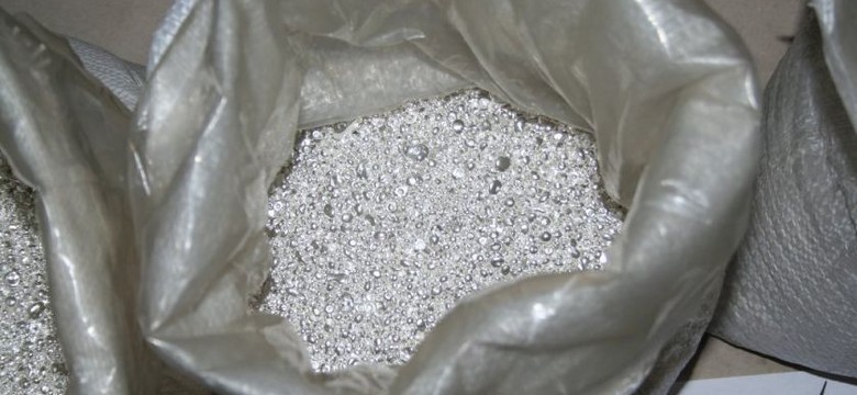 Wyłudzili 140 mln zł na fikcyjnej sprzedaży złota i srebra. "Wykorzystali młode i bezrobotne osoby"