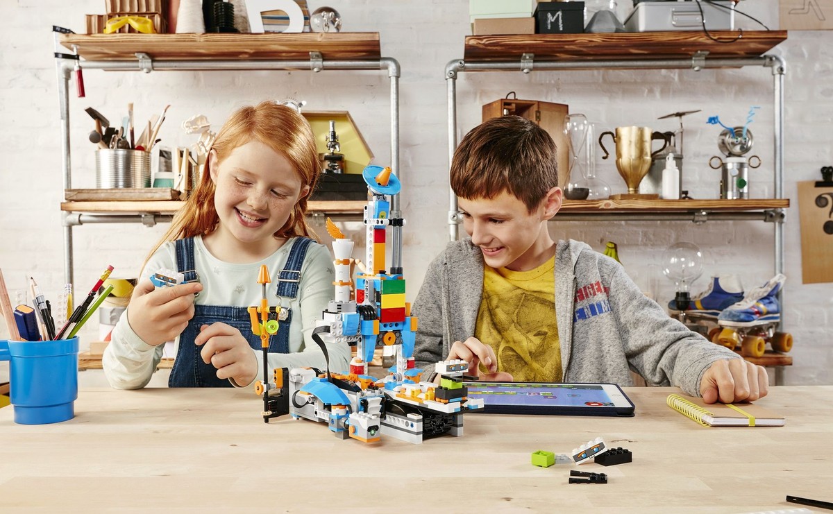 Mój kumpel, robot. LEGO prezentuje Boost, a my sprawdzamy, jak to działa [TESTUJEMY]