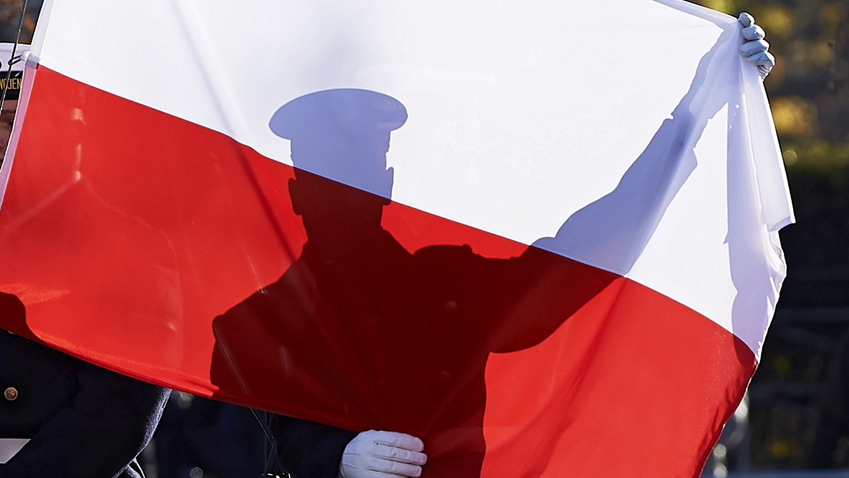 Czy Ministerstwo Kultury ustali nowe barwy flagi Polski?