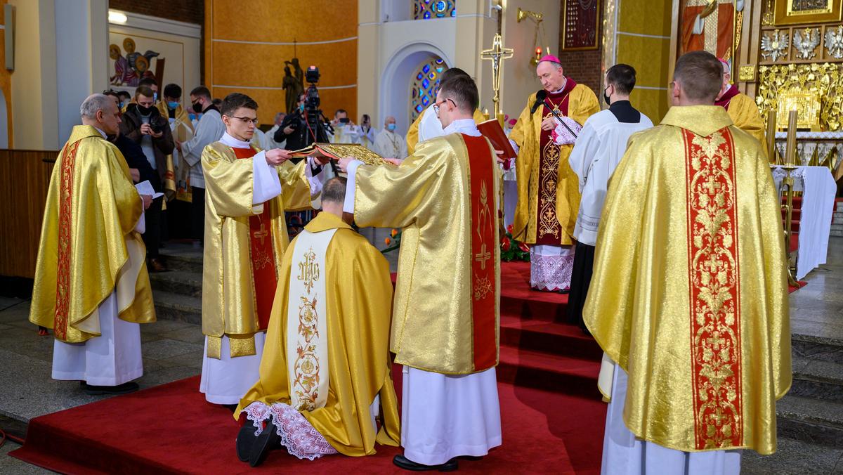 Święcenia biskupiego bpa Artura Ważnego