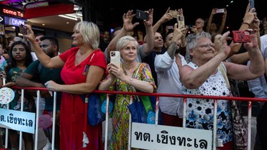 Gospodarka Kremla kuleje, a Rosjanie wydają za granicą. Żyją, jakby wojny nie było