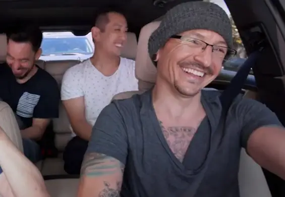 Roześmiany Chester Bennington w "Carpool Karaoke". Program nagrano 6 dni przed jego śmiercią