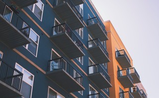 Transakcyjne ceny mieszkań rosną coraz szybciej. Czy to już bańka?