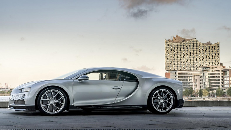 Bugatti wprowadza nowy standard w salonach