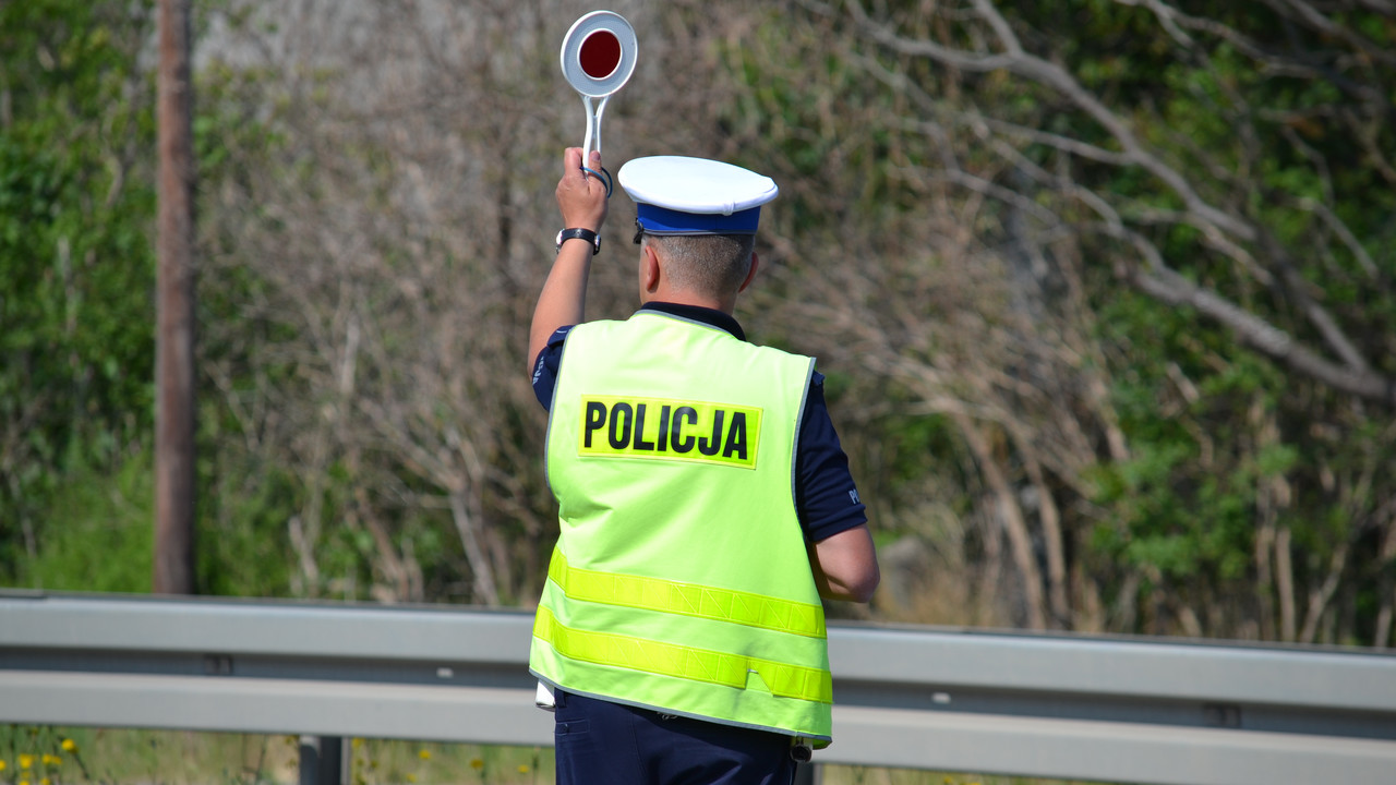 Wypadek z udziałem autokaru koło Nysy. Podróżowało nim 50 osób