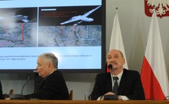 'Niezawisimaja Gazieta': Polska wciąż przeżywa katastrofę pod Smoleńskiem