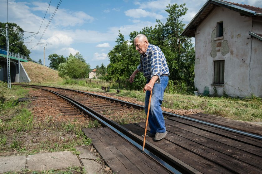 PKP chce żeby 96-latek płacił za dojście do domu 