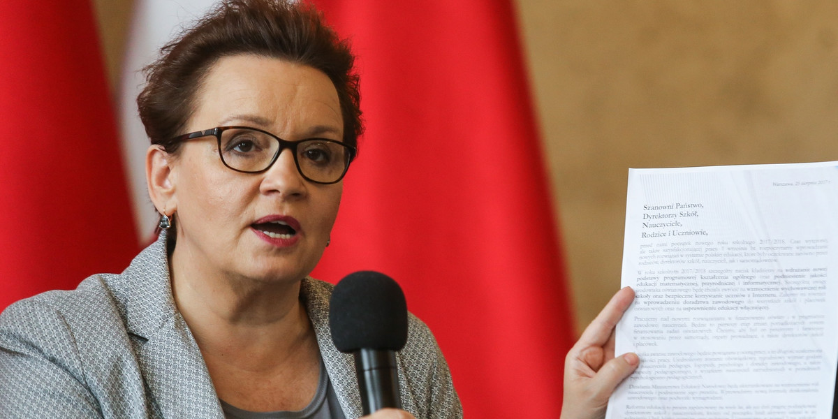 Minister Zalewska zapowiada nowy dodatek dla nauczycieli