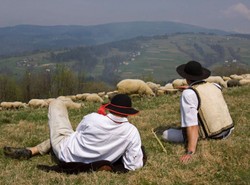 Związek Podhalan chce godła z krzyżem. Górale przeciwni
