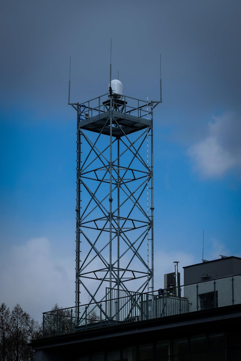 Nowoczesny radar stanął na budynku Terenowego Centrum Badawczego w Goczałkowicach