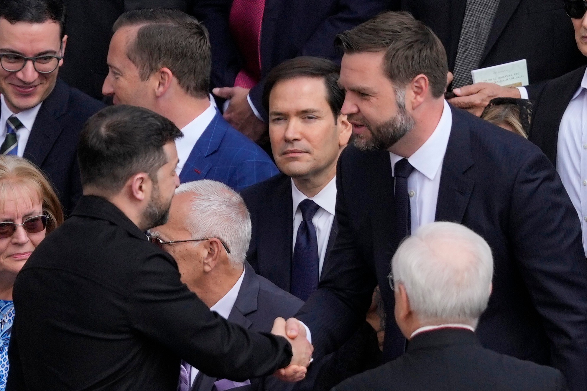 Inauguračná omša pápeža Leva XIV.: Volodymyr Zelenskyj a James David Vance.
