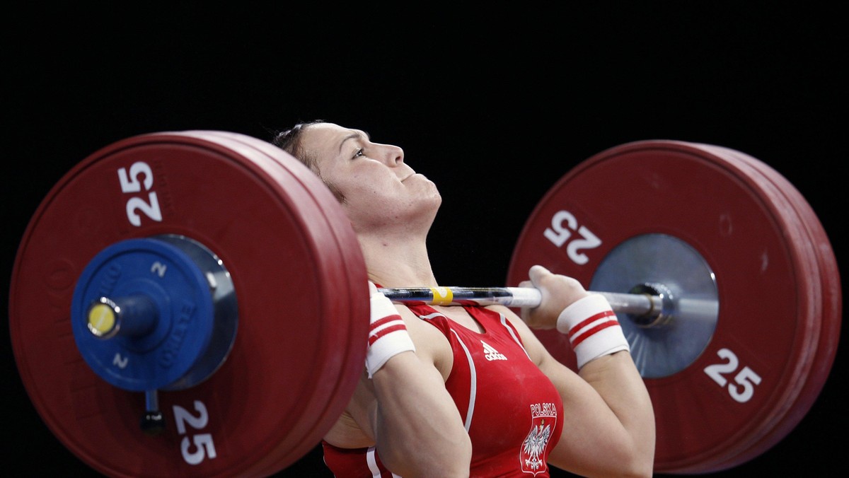 Ewa Mizdal zajmuje ósme miejsce po rwaniu w kategorii do 75 kg rywalizacji w podnoszeniu ciężarów podczas igrzysk olimpijskich w Londynie. Prowadzi Rosjanka Natalia Zabołotnia, która wyrywając 131 kg ustanowiła nowy rekord olimpijski.